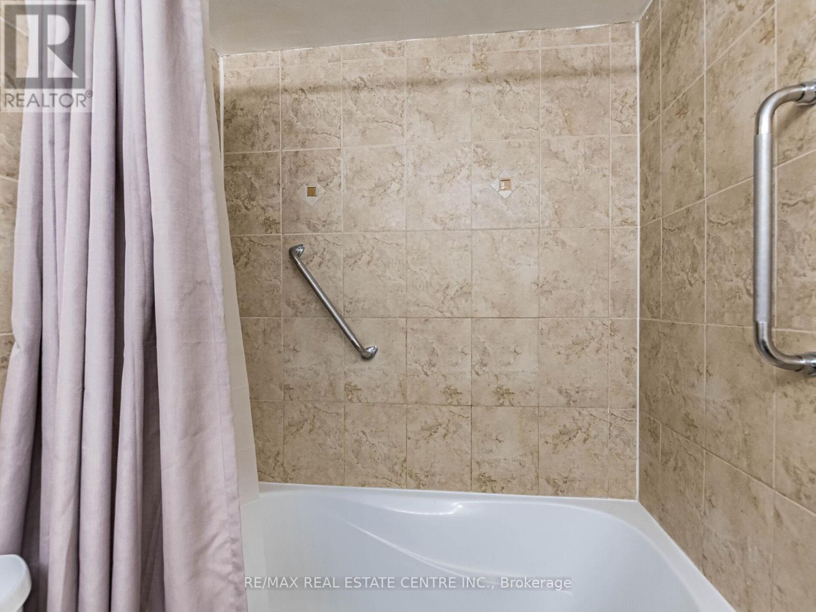 211 - 3695 Kaneff Crescent N, Mississauga (City Centre), Ontario  L5A 4B6 - Photo 36 - W12405029
