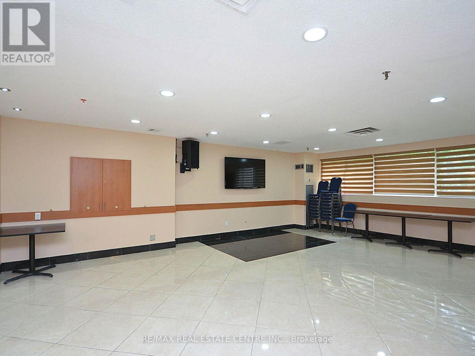 211 - 3695 Kaneff Crescent N, Mississauga (City Centre), Ontario  L5A 4B6 - Photo 42 - W12405029
