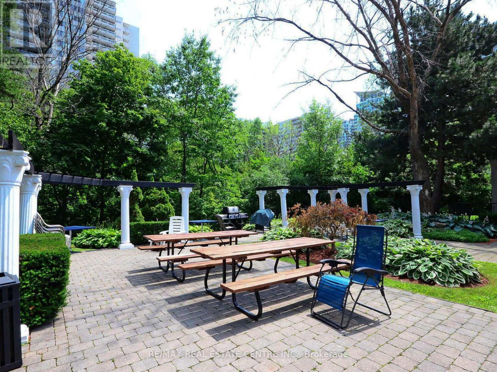 211 - 3695 Kaneff Crescent N, Mississauga (City Centre), Ontario  L5A 4B6 - Photo 49 - W12405029