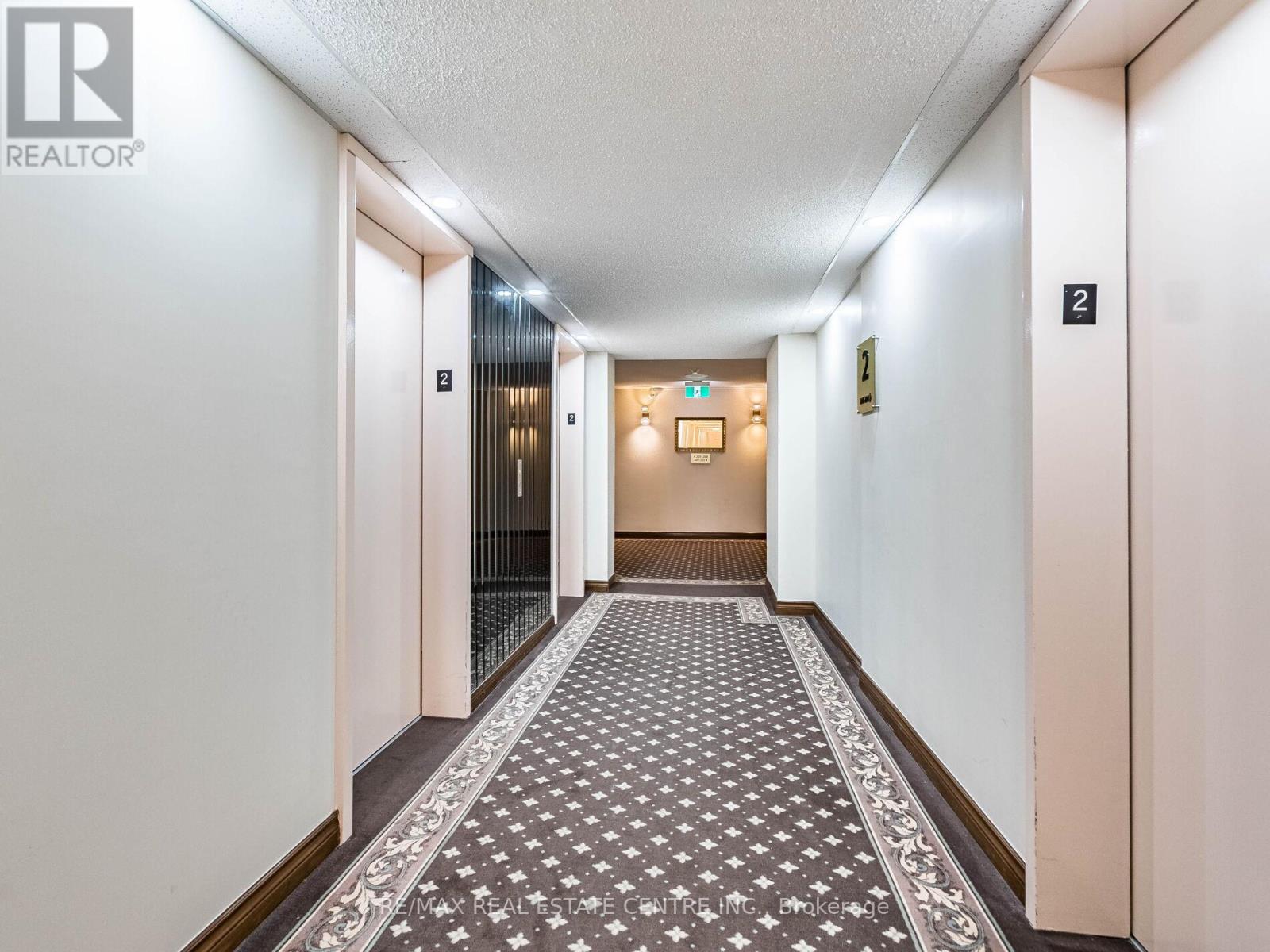 211 - 3695 Kaneff Crescent N, Mississauga (City Centre), Ontario  L5A 4B6 - Photo 7 - W12405029