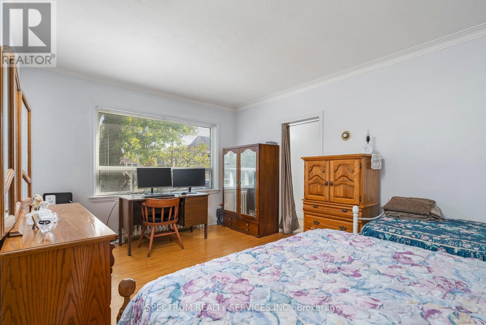 906 Glencairn Avenue, Toronto, Ontario  M6B 2A7 - Photo 11 - W12405046