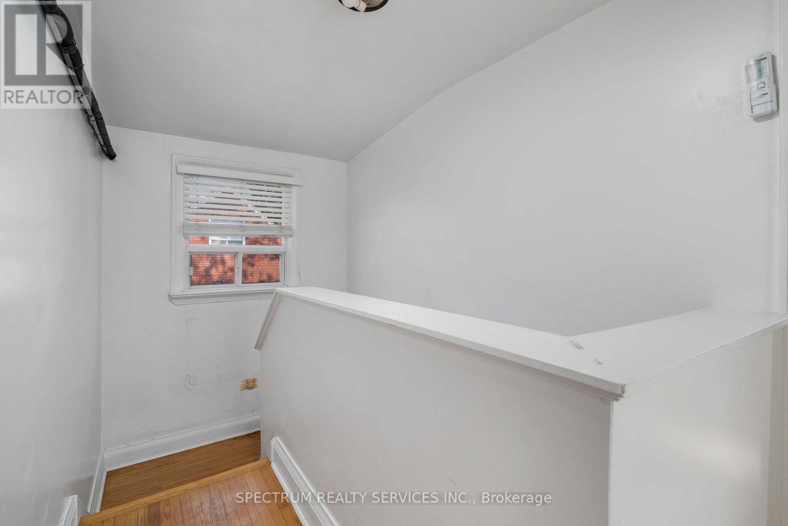 906 Glencairn Avenue, Toronto, Ontario  M6B 2A7 - Photo 21 - W12405046