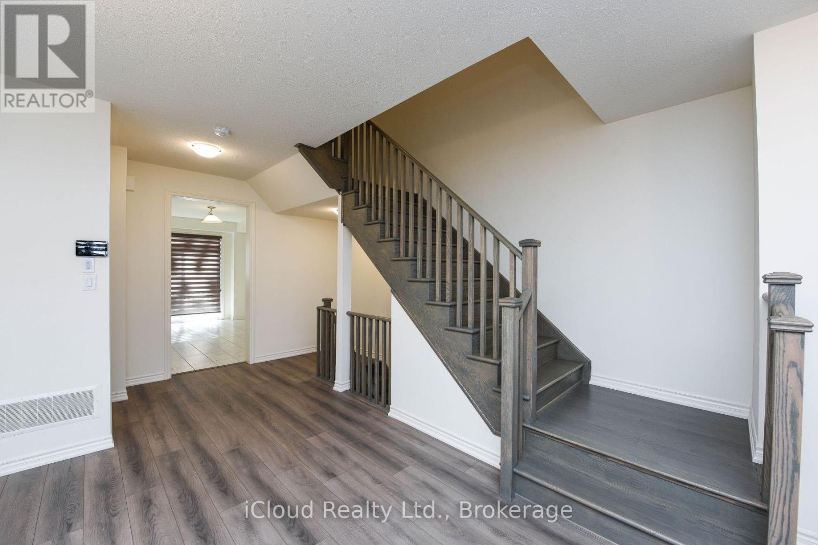 39 Stewardship Road, Brampton, Ontario  L7A 4W6 - Photo 6 - W12405087