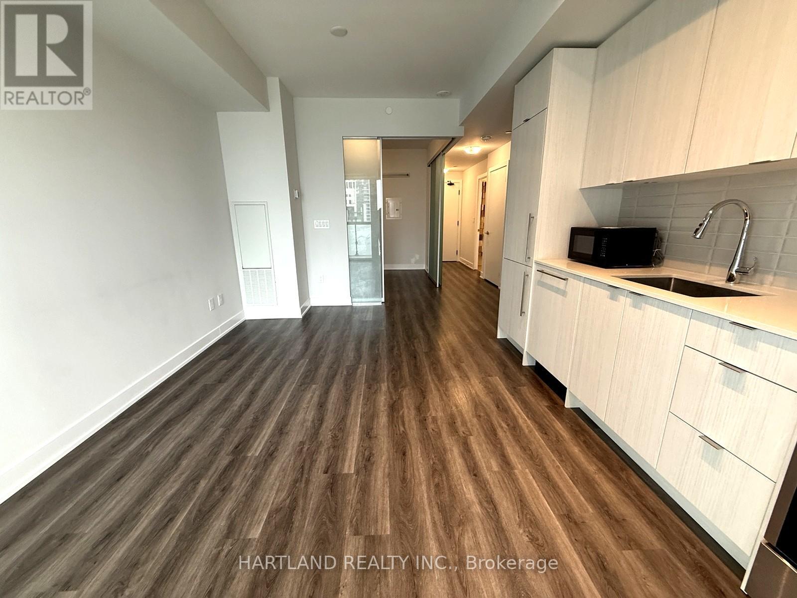 2109 - 4130 Parkside Village Drive, Mississauga, Ontario L5B 3M8 - Photo 10 - W12405101