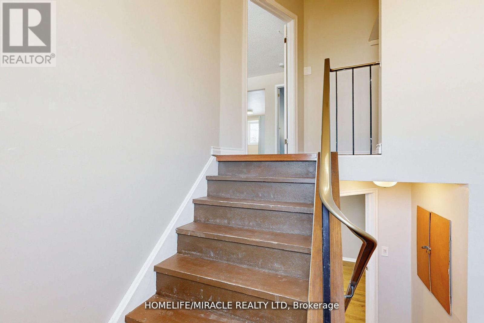 33 Quarry Drive, Orangeville, Ontario  L9W 3S6 - Photo 7 - W12405133