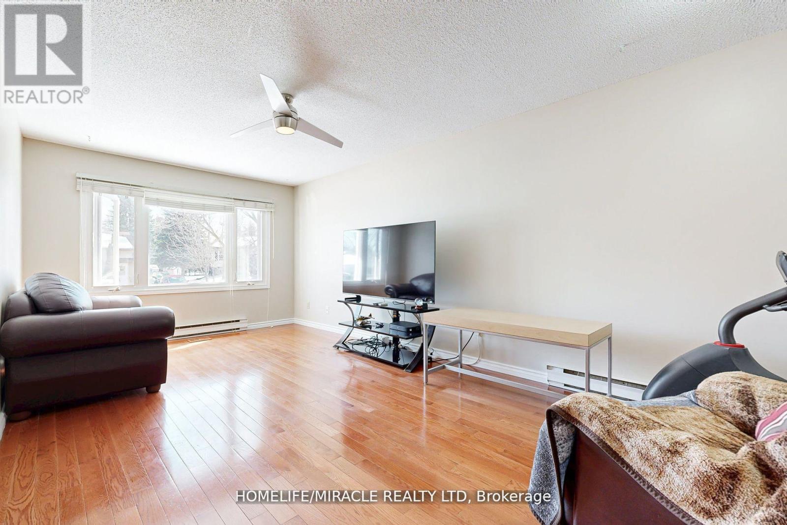 33 Quarry Drive, Orangeville, Ontario  L9W 3S6 - Photo 9 - W12405133