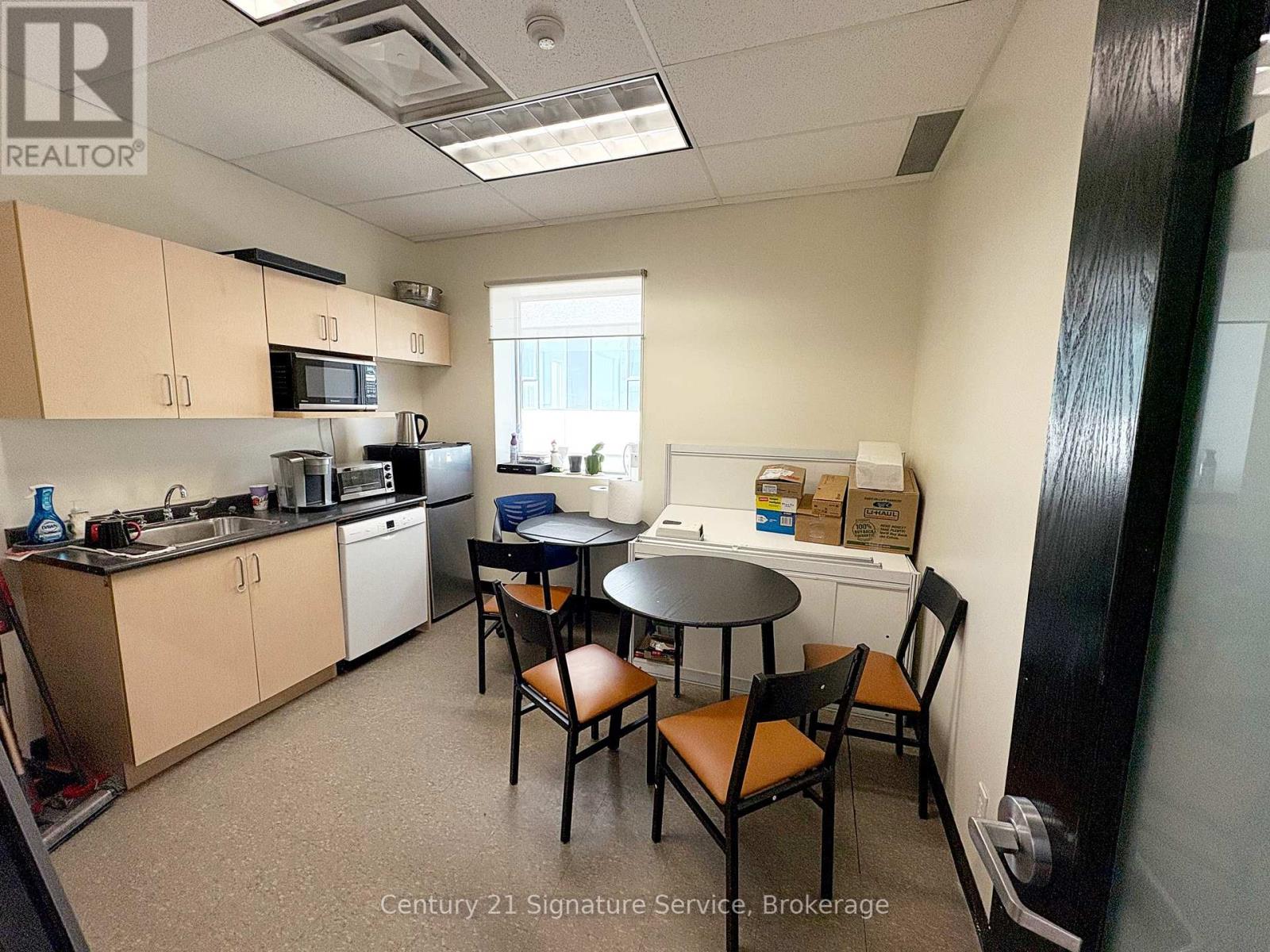 200 - 10 Plastics Avenue, Toronto, Ontario  M8Z 4B7 - Photo 5 - W12405136