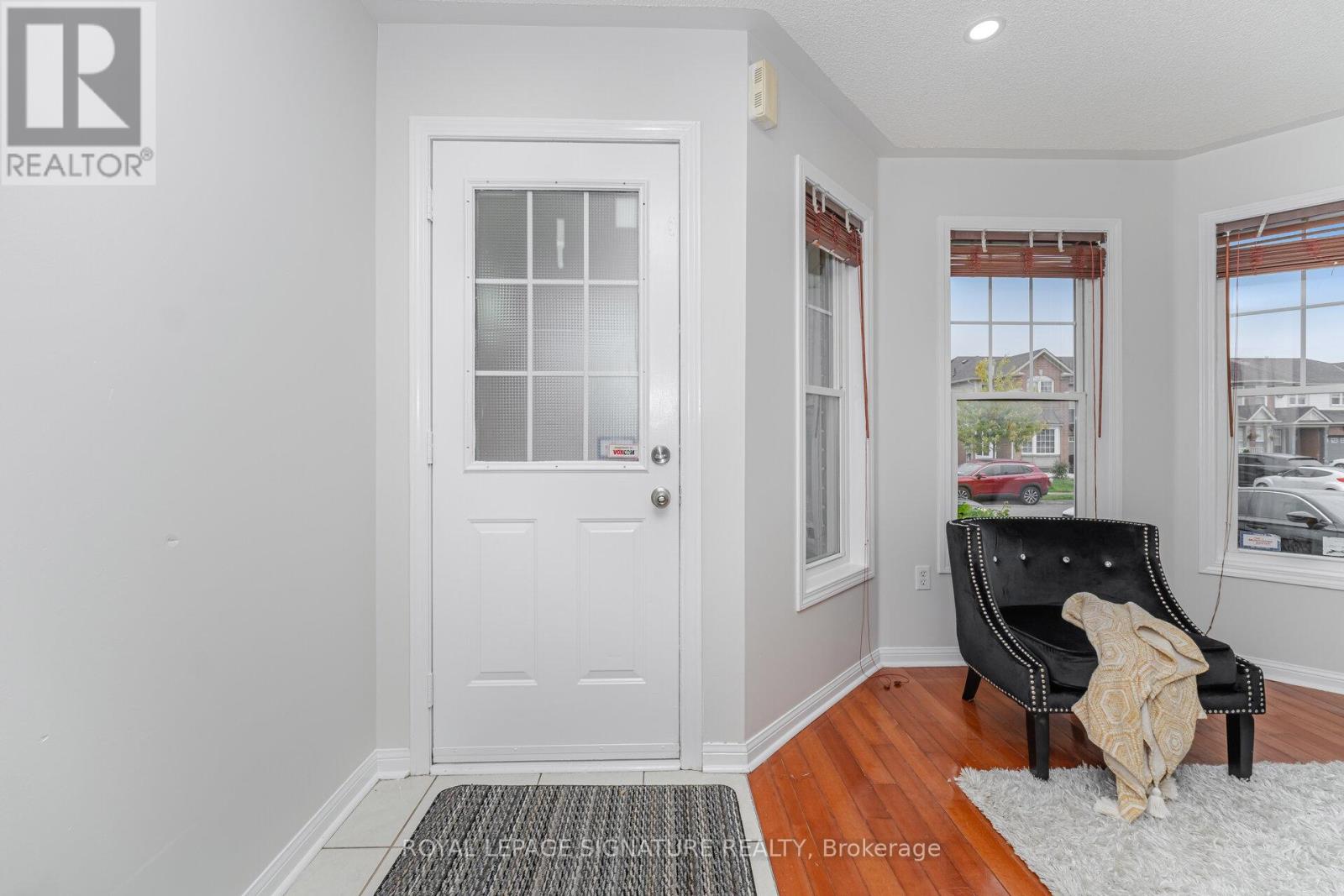 22 Sentimental Way, Brampton, Ontario  L7A 2R9 - Photo 4 - W12405141