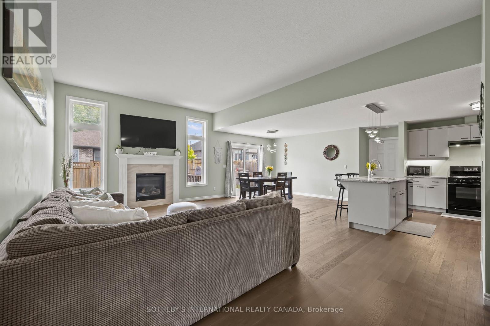57 Lock Street, East Zorra-Tavistock, Ontario  N0J 1M0 - Photo 10 - X12405034