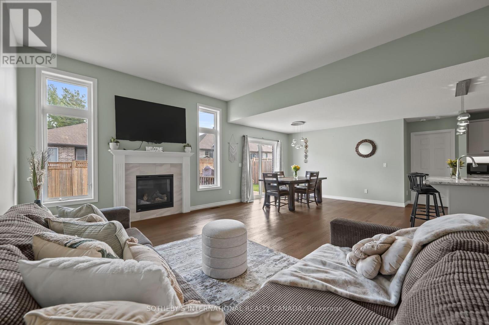 57 Lock Street, East Zorra-Tavistock, Ontario  N0J 1M0 - Photo 11 - X12405034