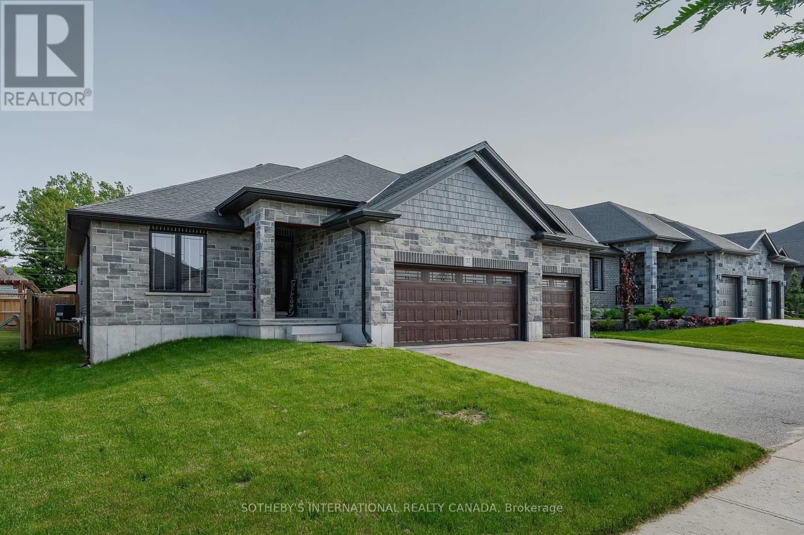 57 Lock Street, East Zorra-Tavistock, Ontario  N0J 1M0 - Photo 4 - X12405034