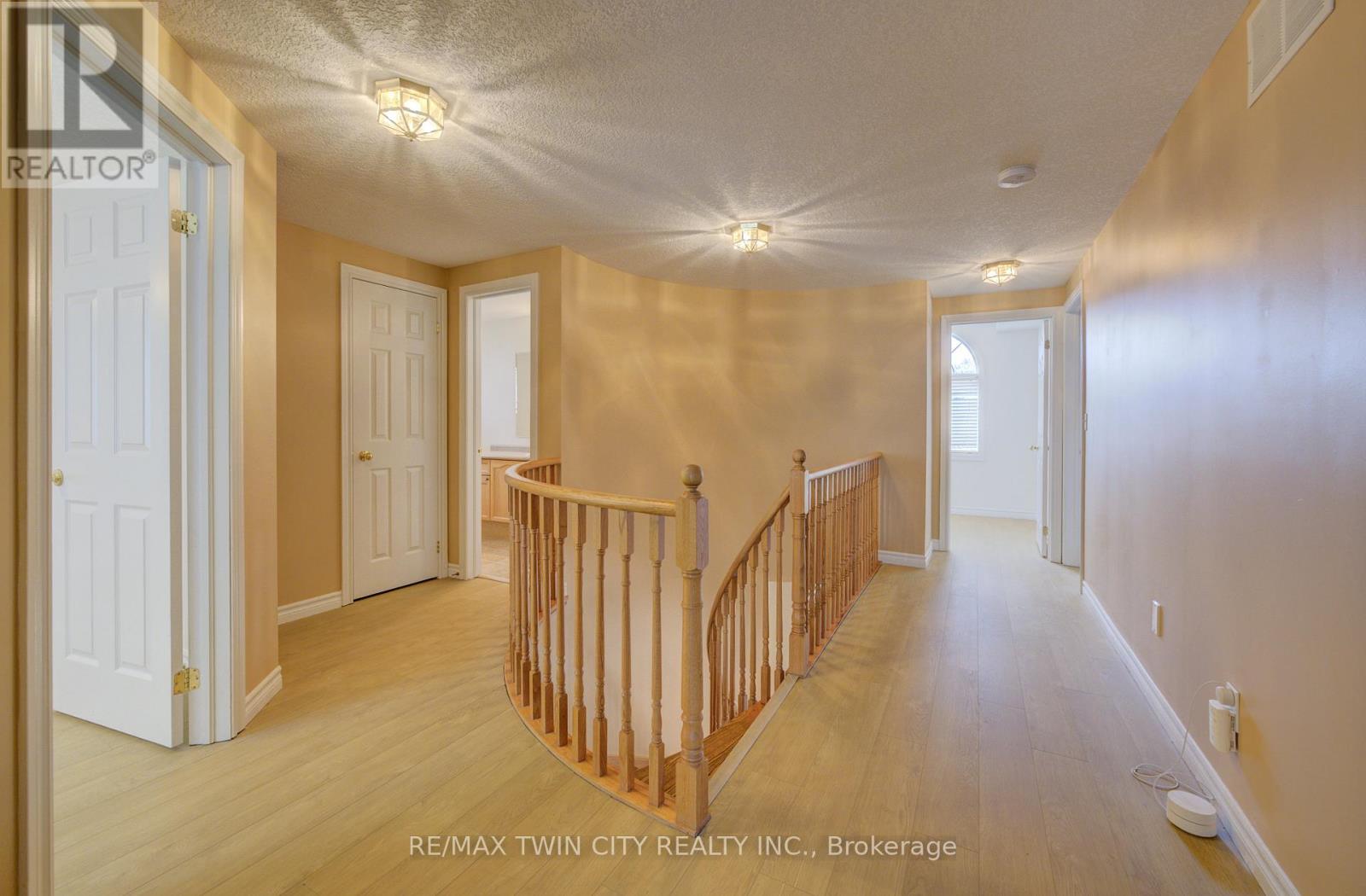216 Mcnichol Drive, Cambridge, Ontario  N1P 1J3 - Photo 14 - X12405051