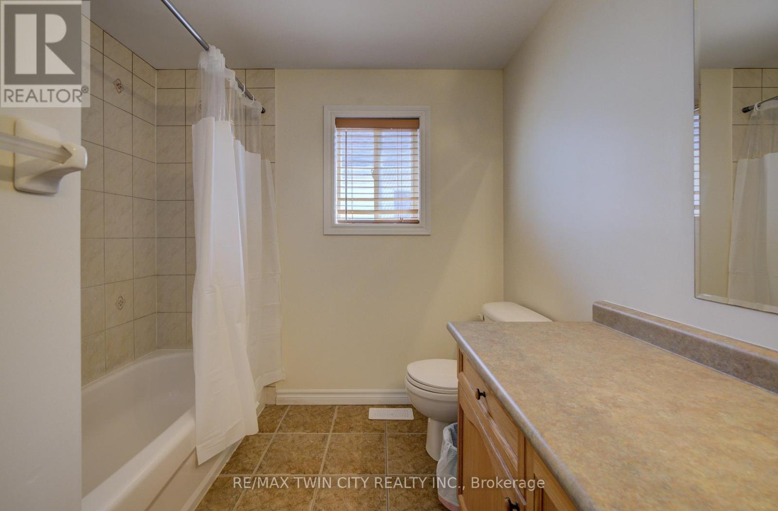 216 Mcnichol Drive, Cambridge, Ontario  N1P 1J3 - Photo 21 - X12405051