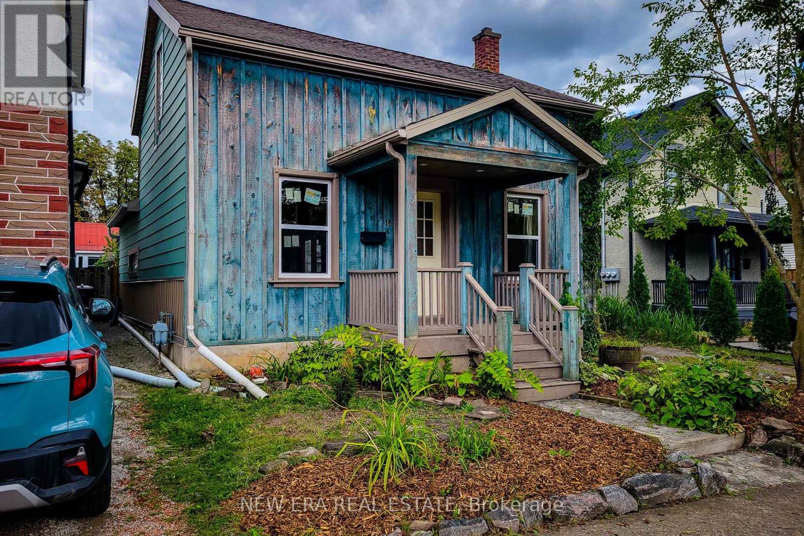 16 Welland Street S, Thorold, Ontario  L2V 2B4 - Photo 10 - X12405062