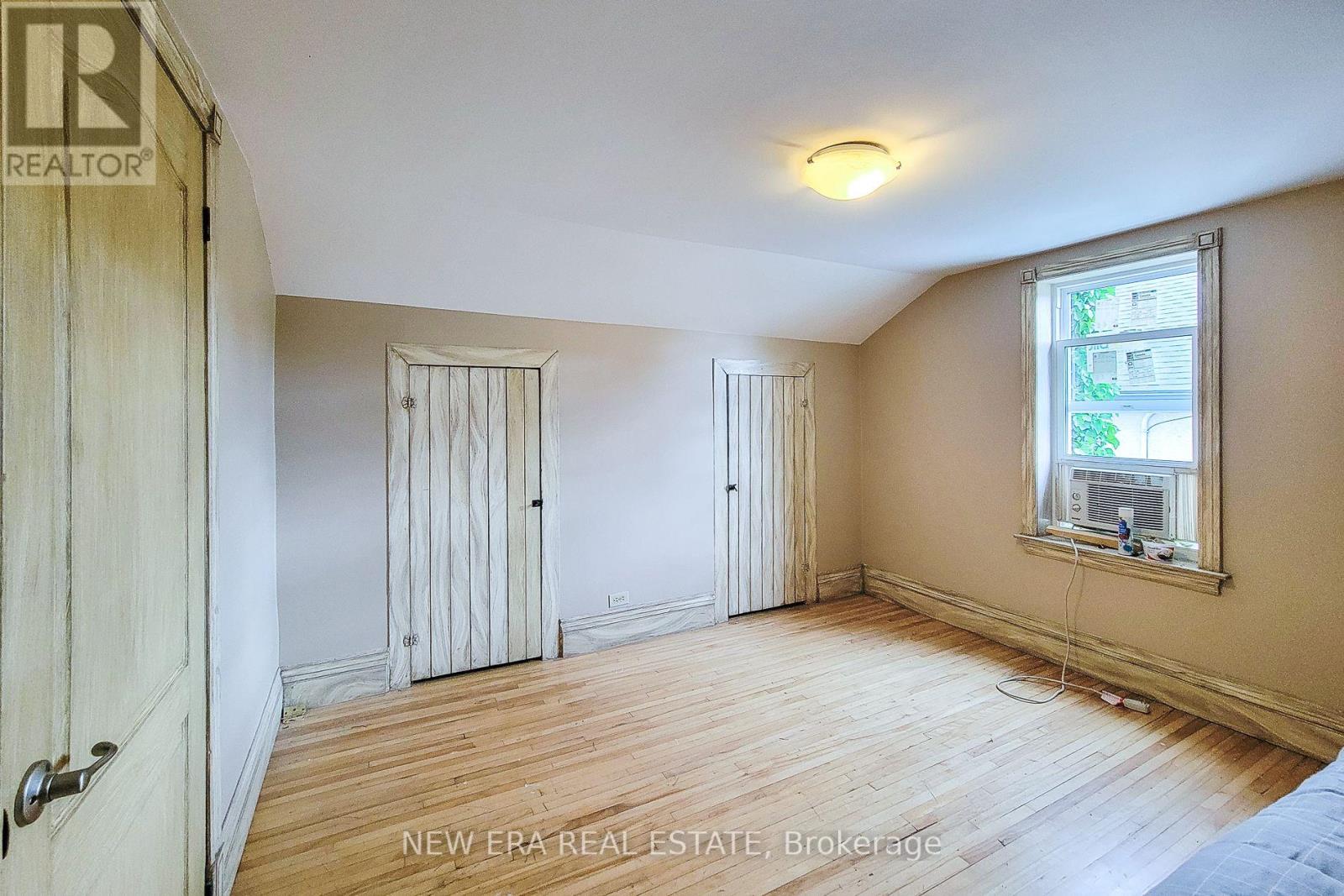 16 Welland Street S, Thorold, Ontario  L2V 2B4 - Photo 32 - X12405062