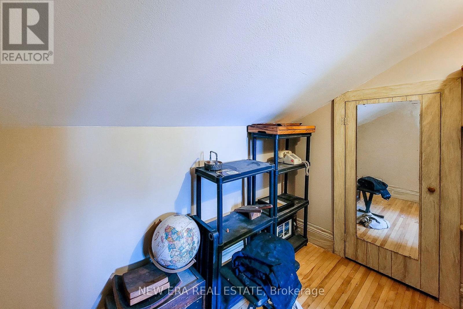 16 Welland Street S, Thorold, Ontario  L2V 2B4 - Photo 37 - X12405062