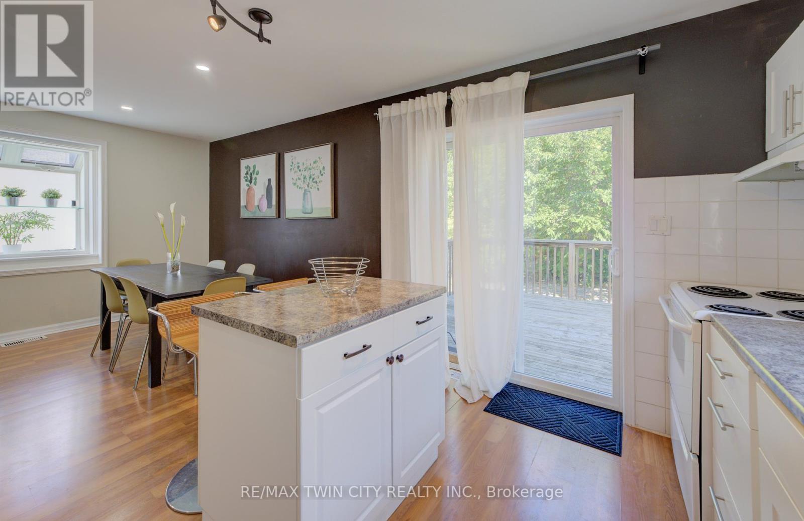 350 Victoria Street S, Kitchener, Ontario  N2M 3A5 - Photo 11 - X12405096