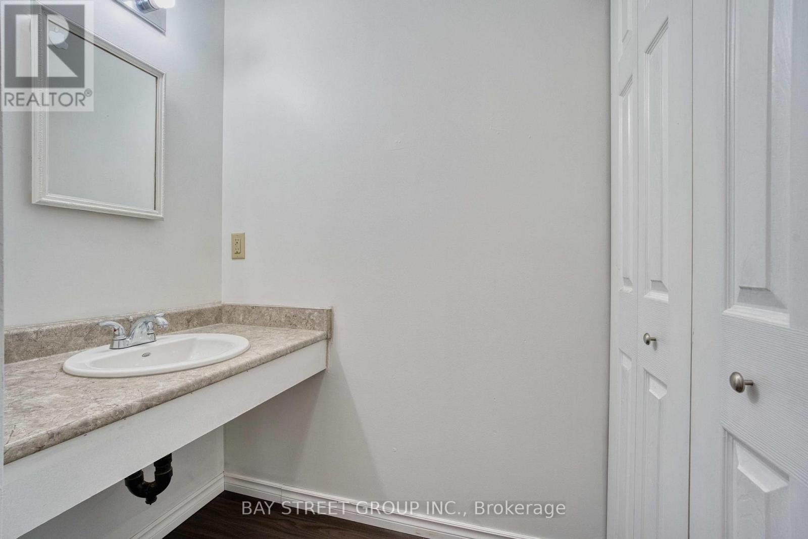 1 Ranchwood Crescent, London North, Ontario  N5G 3A2 - Photo 15 - X12405126