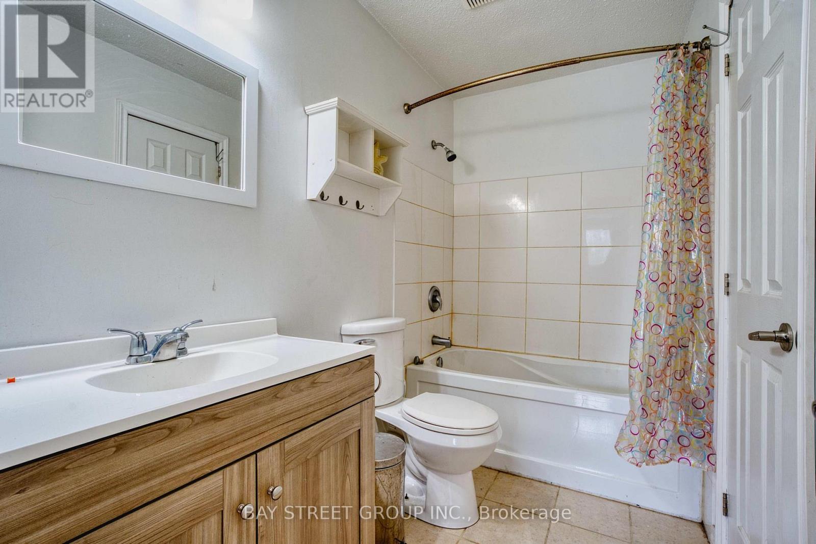 1 Ranchwood Crescent, London North, Ontario  N5G 3A2 - Photo 20 - X12405126