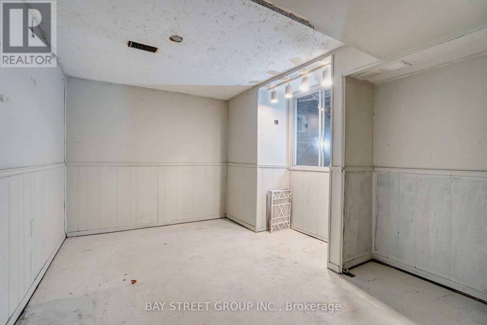 1 Ranchwood Crescent, London North, Ontario  N5G 3A2 - Photo 25 - X12405126