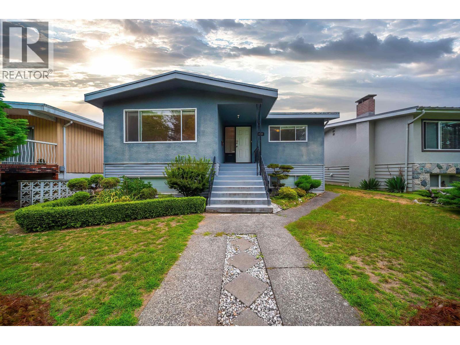 3063 Rosemont Drive, Vancouver, British Columbia  V5S 2C8 - Photo 2 - R3047837