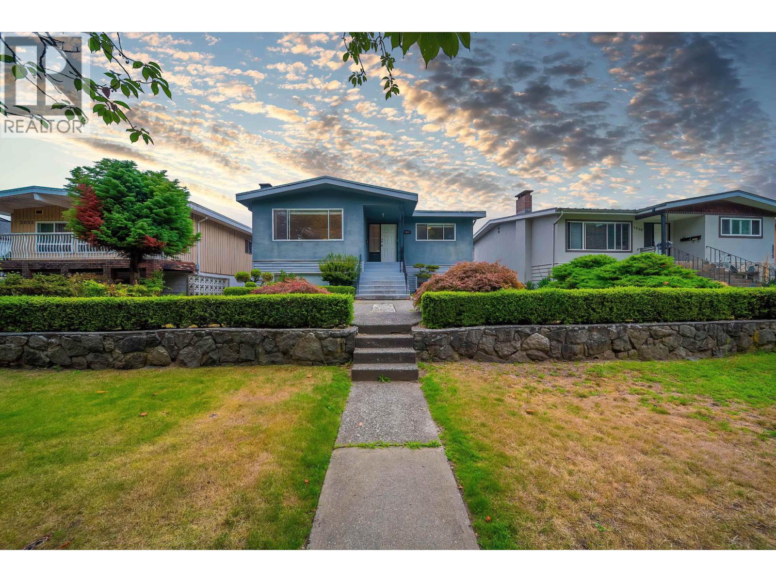 3063 ROSEMONT DRIVE, Vancouver, British Columbia