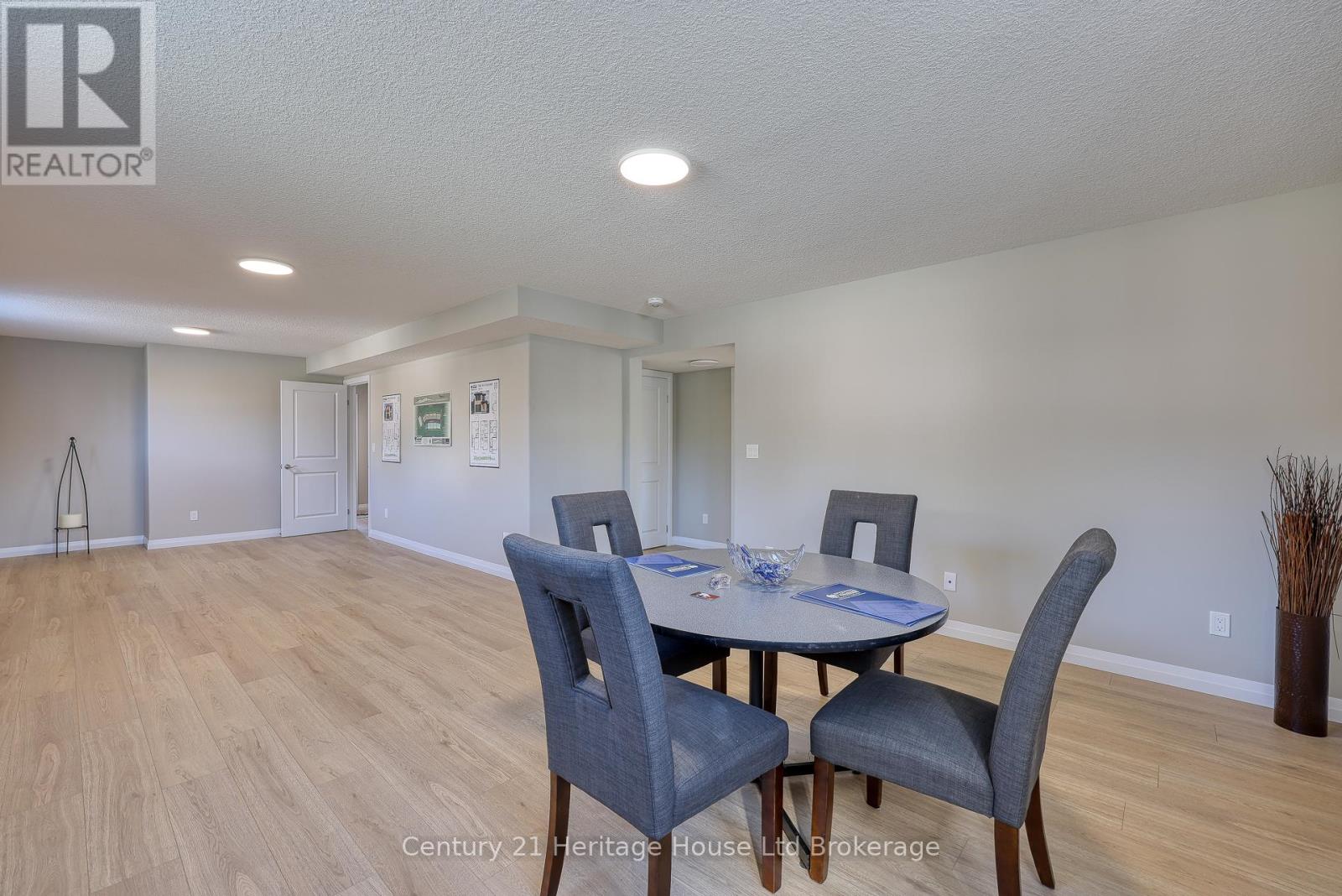 14 - 19 Anderson Street, Woodstock, Ontario  N4S 9A3 - Photo 10 - X12396846