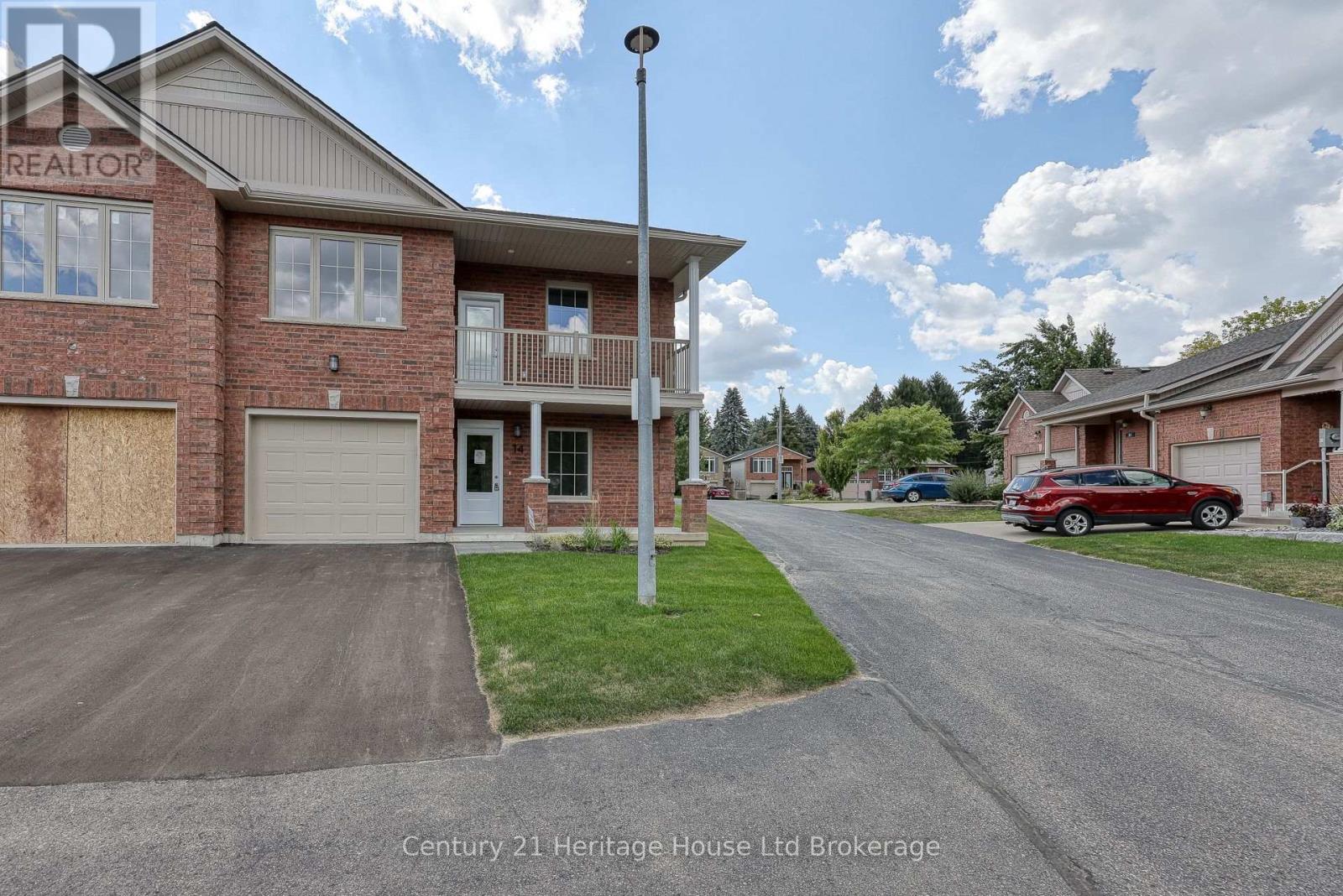 14 - 19 Anderson Street, Woodstock, Ontario  N4S 9A3 - Photo 2 - X12396846