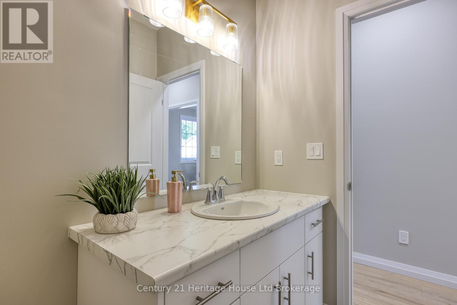14 - 19 Anderson Street, Woodstock, Ontario  N4S 9A3 - Photo 33 - X12396846