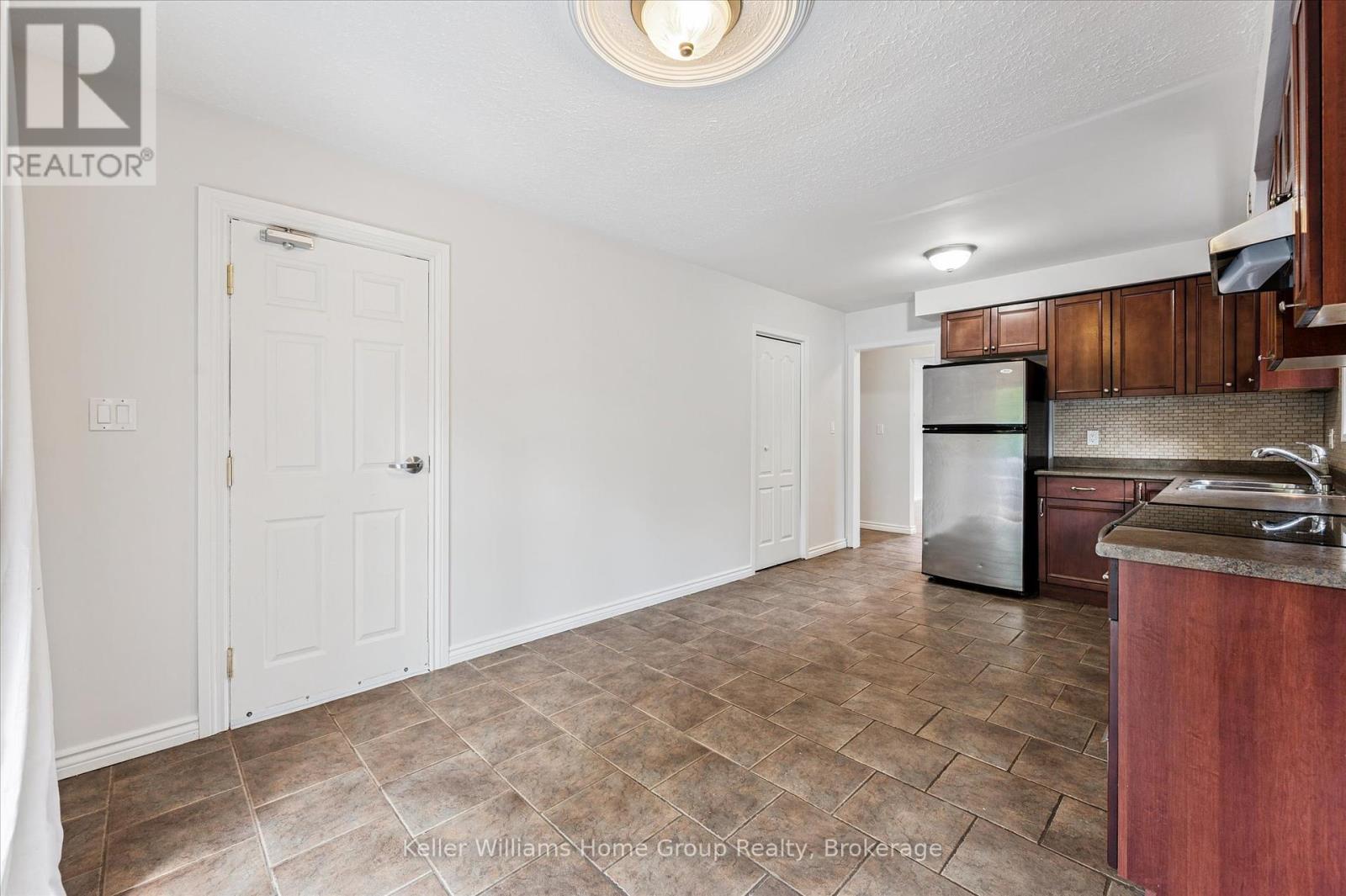 234 Delhi Street, Guelph (General Hospital), Ontario  N1E 4K2 - Photo 11 - X12405008