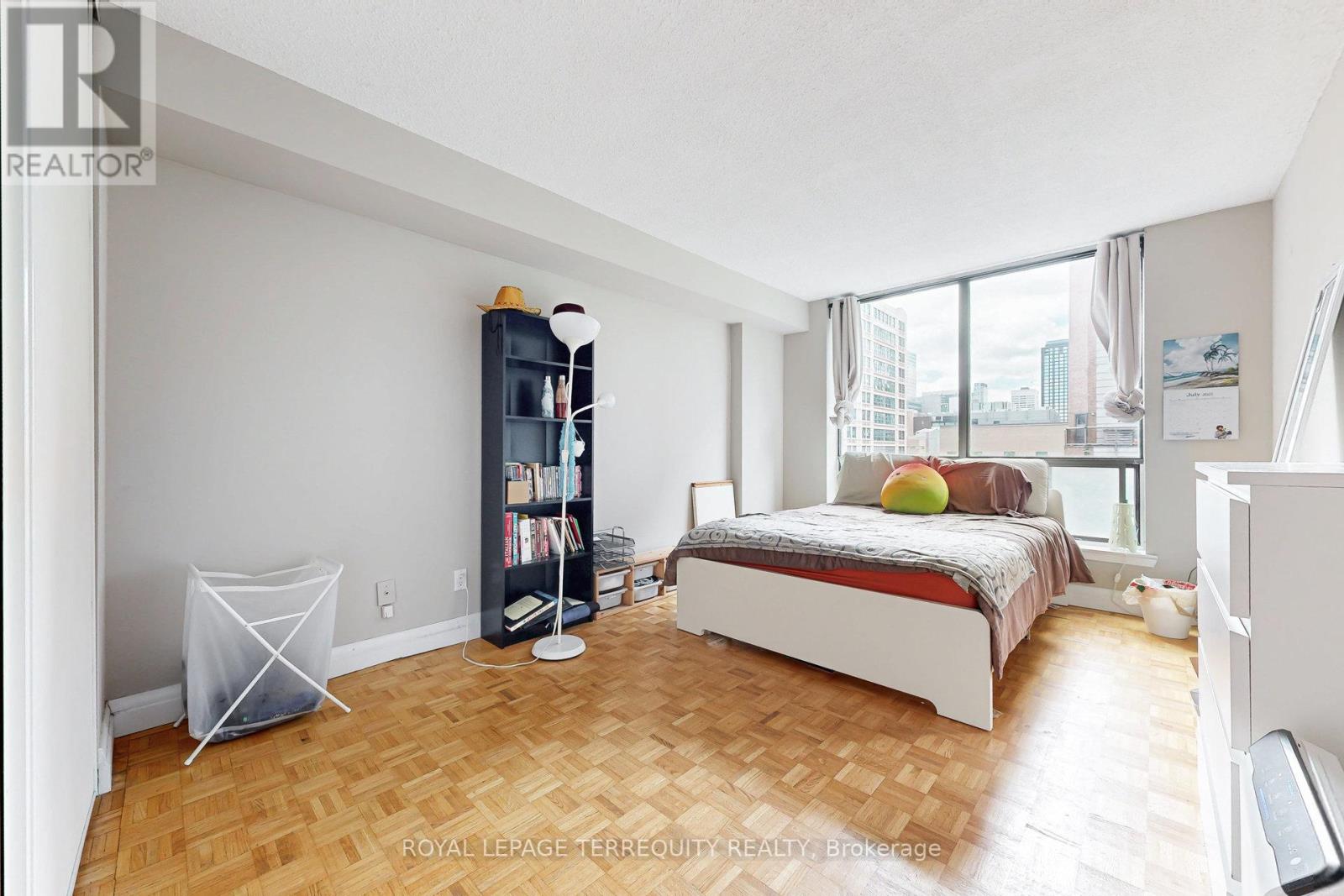 506 - 250 Jarvis Street, Toronto, Ontario  M5B 2L2 - Photo 8 - C12405180