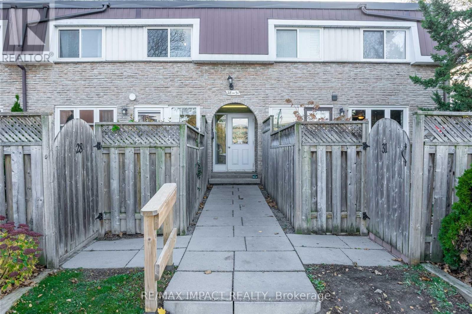 28 - 33 Taunton Road E, Oshawa, Ontario  L1G 3T6 - Photo 3 - E12405184