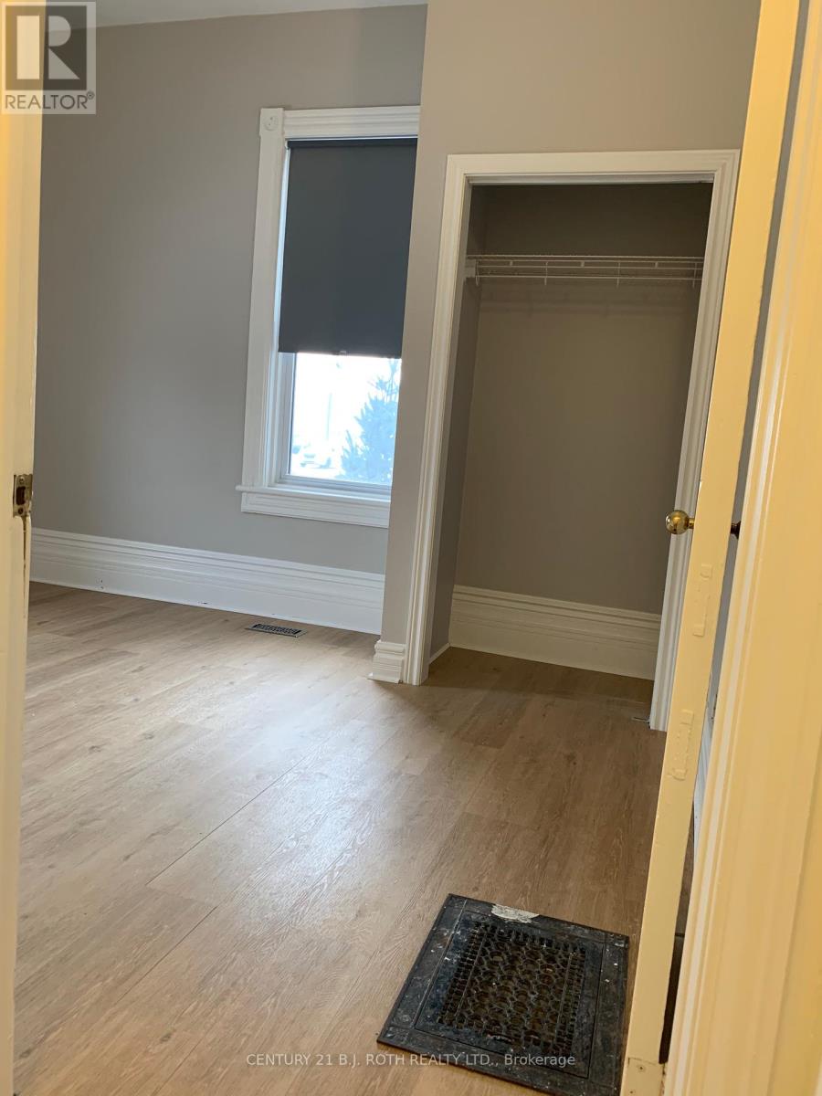 172 Dunlop Street W, Barrie, Ontario  L4N 1B3 - Photo 14 - S12405194