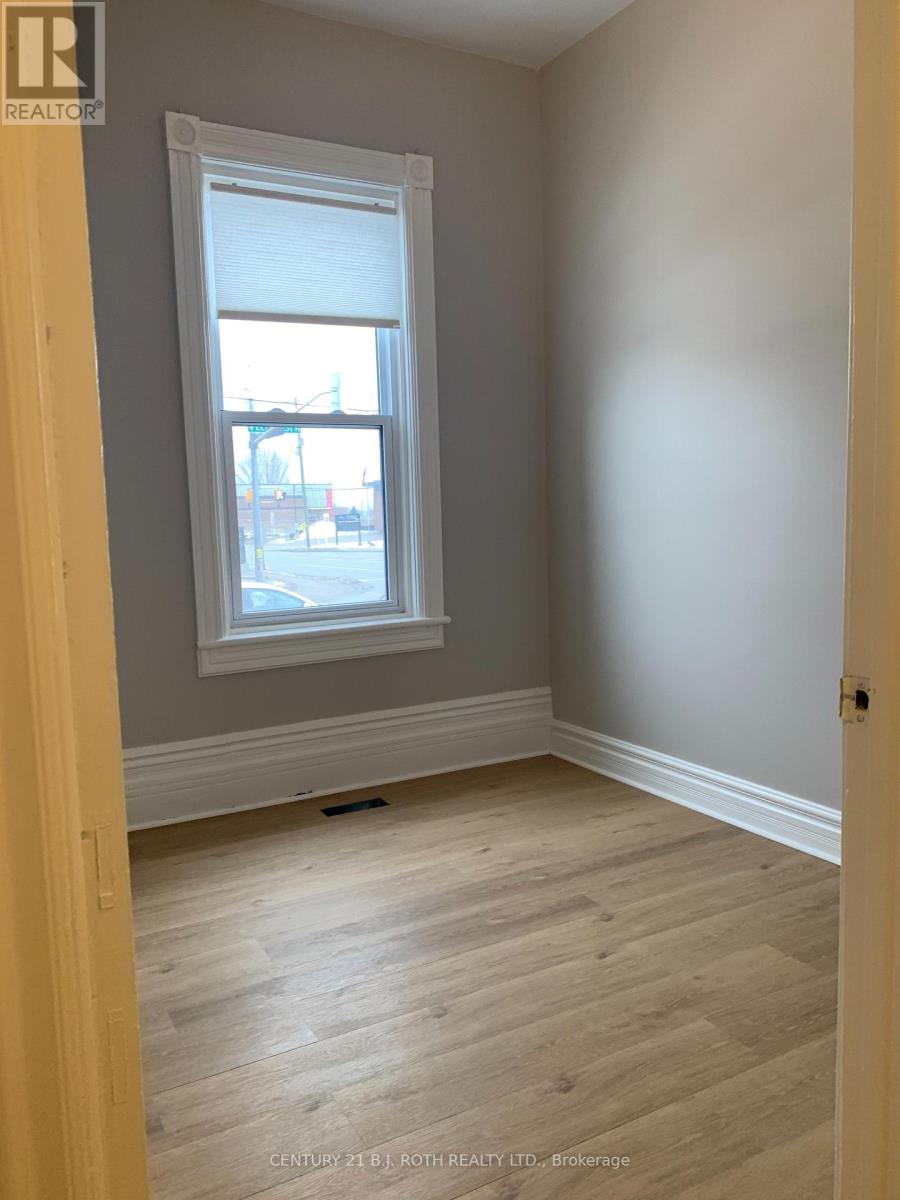 172 Dunlop Street W, Barrie, Ontario  L4N 1B3 - Photo 19 - S12405194