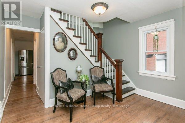 195 Edinburgh Road N, Guelph, Ontario  N1H 5R8 - Photo 2 - X12405240