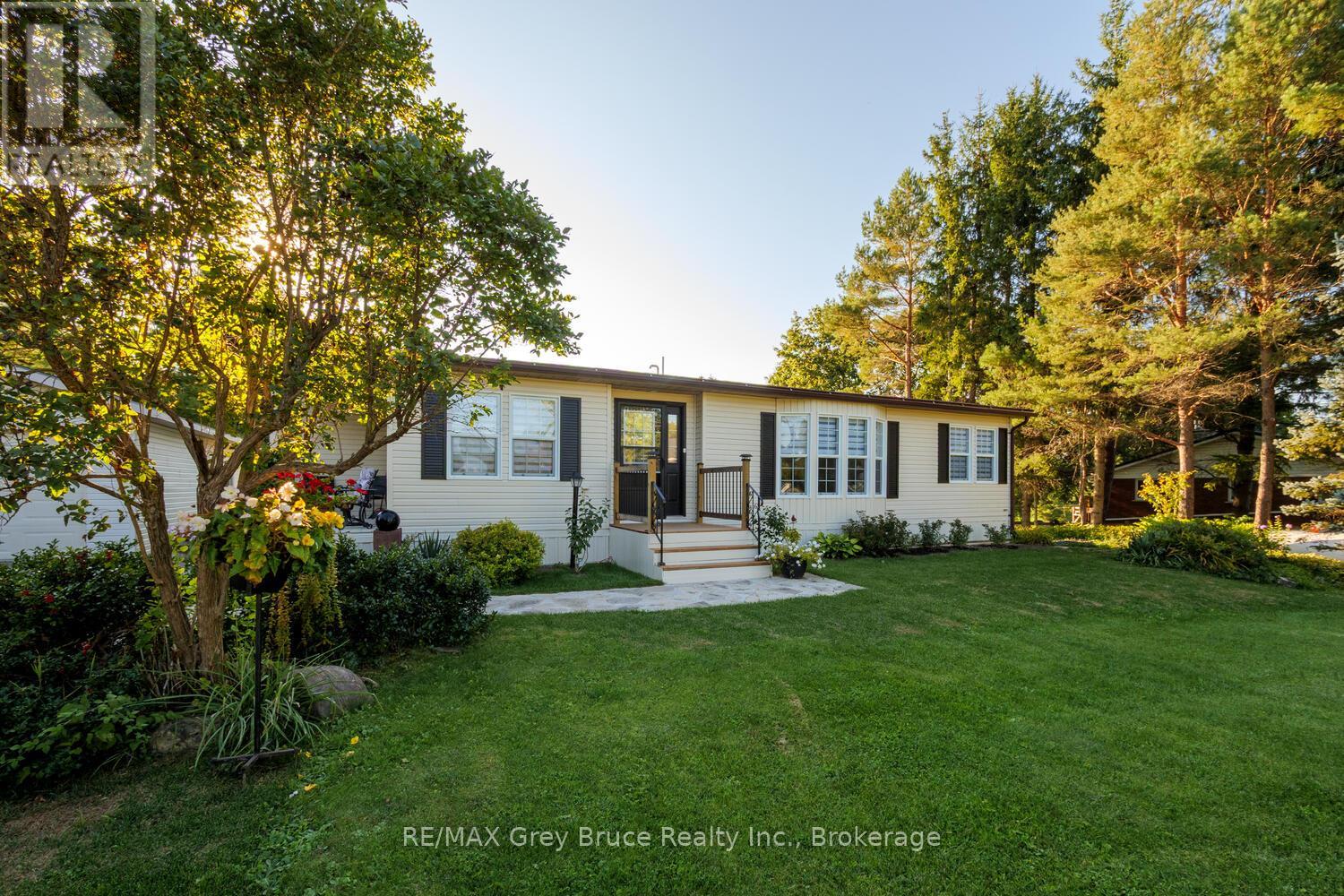 597334 Grey Road 29 Road, Meaford, Ontario  N0H 1E0 - Photo 2 - X12405243