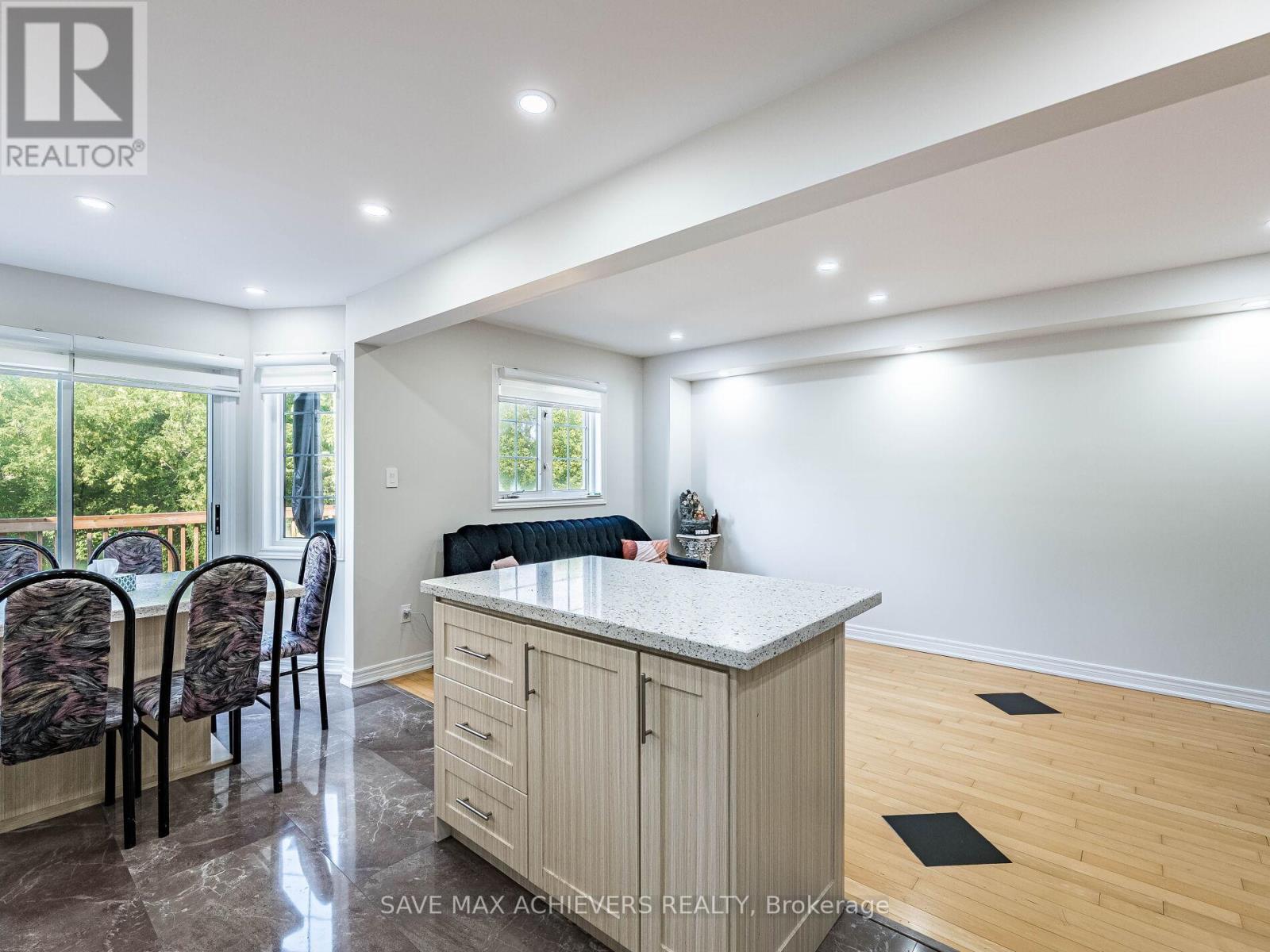 65 Eastview Gate, Brampton, Ontario  L6P 1N5 - Photo 15 - W12405175