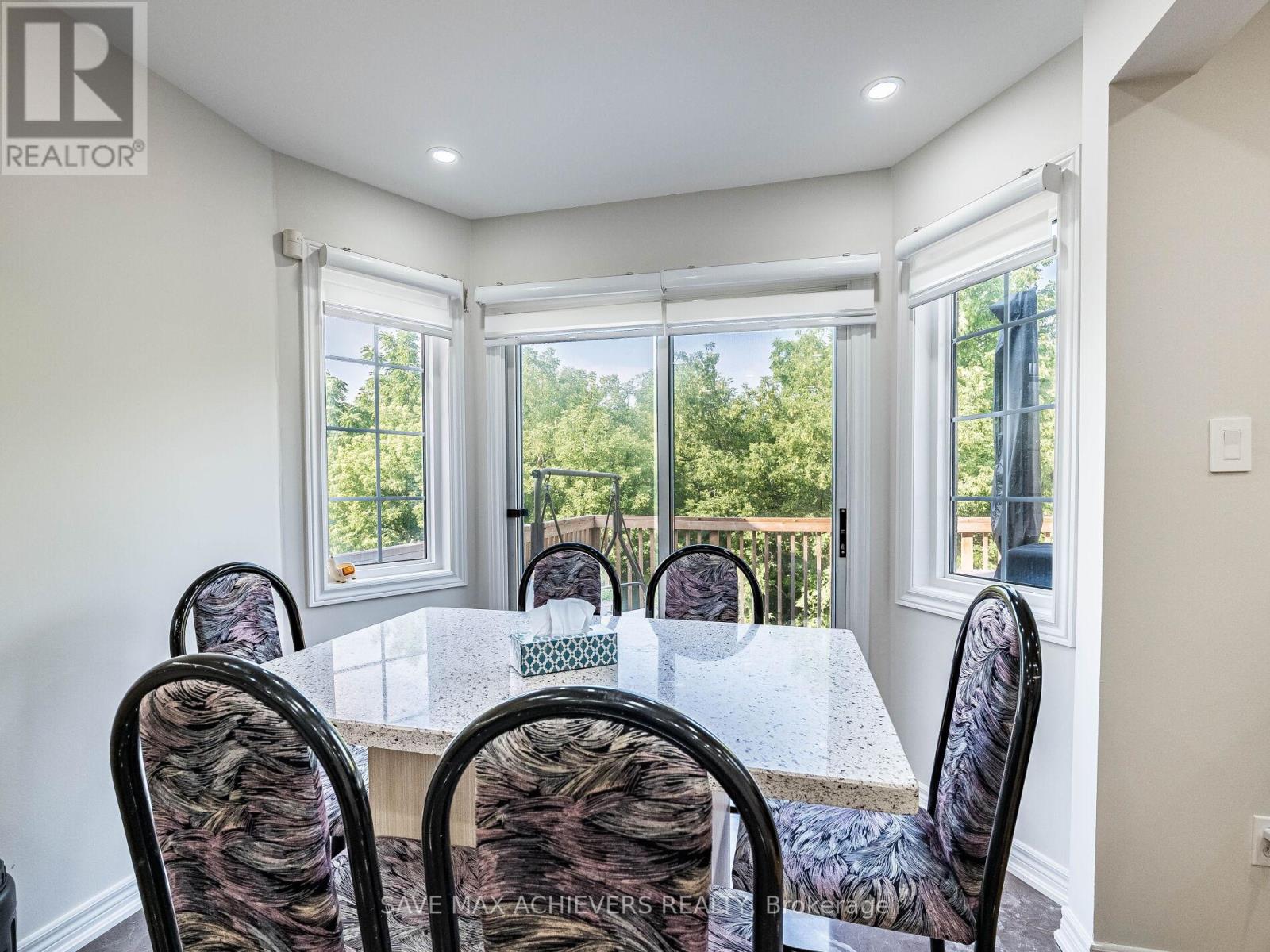 65 Eastview Gate, Brampton, Ontario  L6P 1N5 - Photo 17 - W12405175
