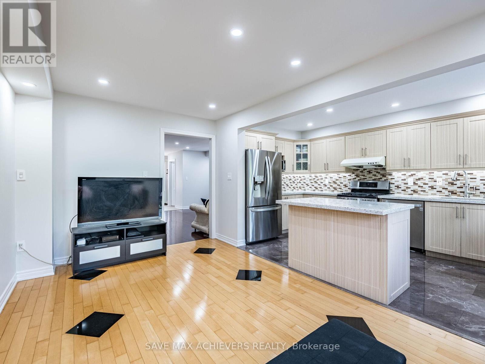 65 Eastview Gate, Brampton, Ontario  L6P 1N5 - Photo 20 - W12405175