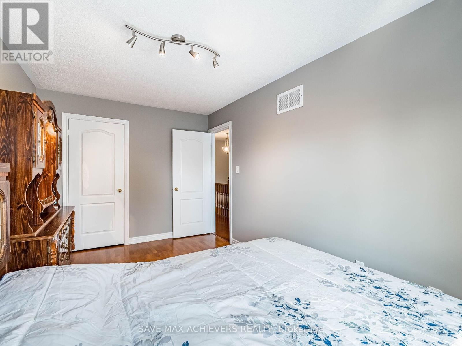 65 Eastview Gate, Brampton, Ontario  L6P 1N5 - Photo 29 - W12405175