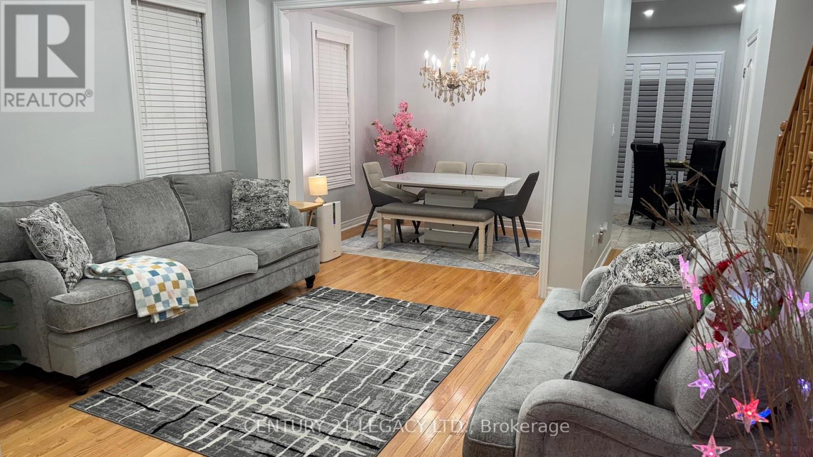 674 Coach Drive Se, Mississauga (Hurontario), Ontario  L5R 0C6 - Photo 13 - W12405183