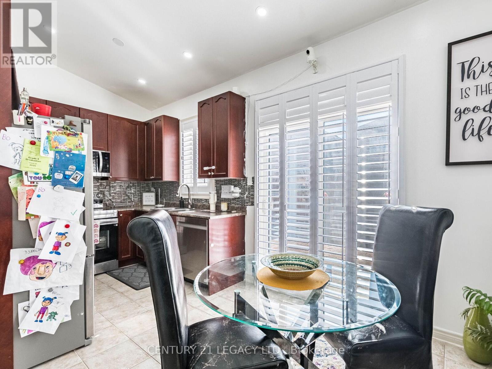 674 Coach Drive Se, Mississauga (Hurontario), Ontario  L5R 0C6 - Photo 16 - W12405183