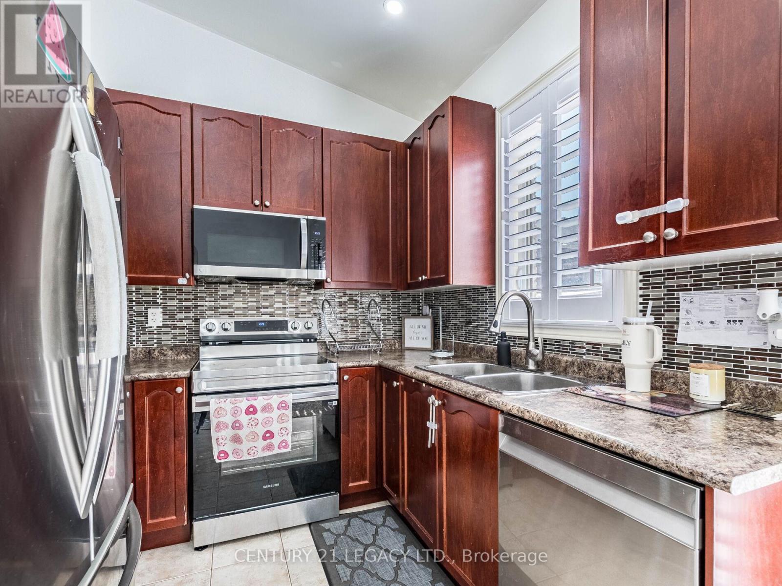674 Coach Drive Se, Mississauga (Hurontario), Ontario  L5R 0C6 - Photo 17 - W12405183
