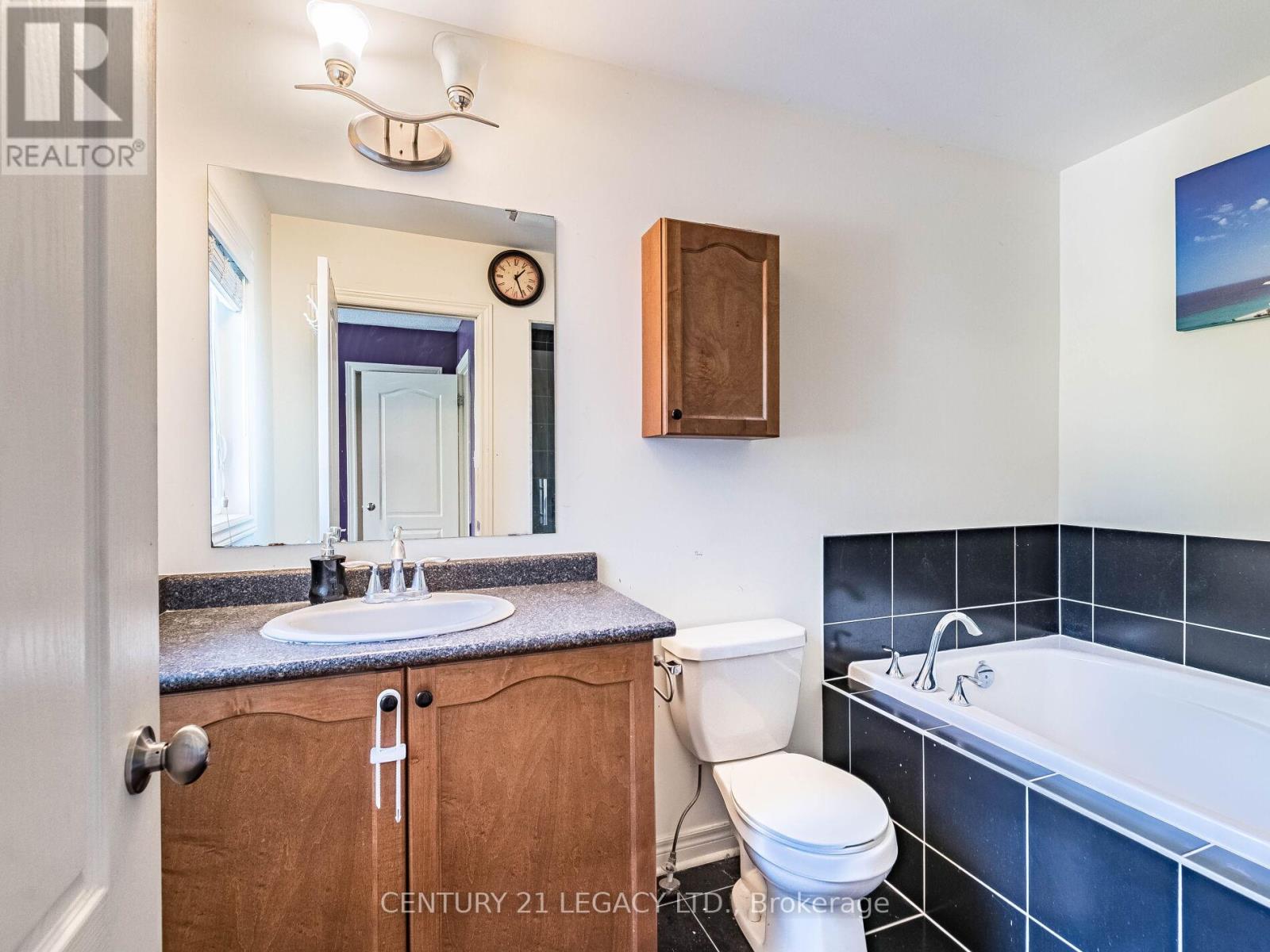 674 Coach Drive Se, Mississauga (Hurontario), Ontario  L5R 0C6 - Photo 30 - W12405183