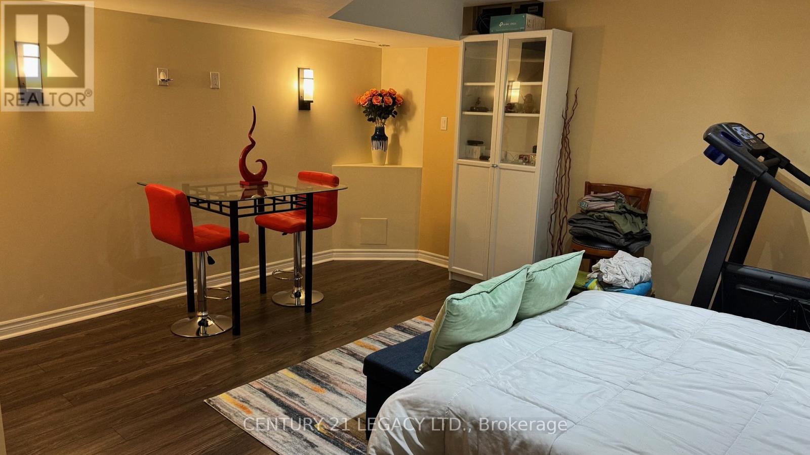 674 Coach Drive Se, Mississauga (Hurontario), Ontario  L5R 0C6 - Photo 37 - W12405183