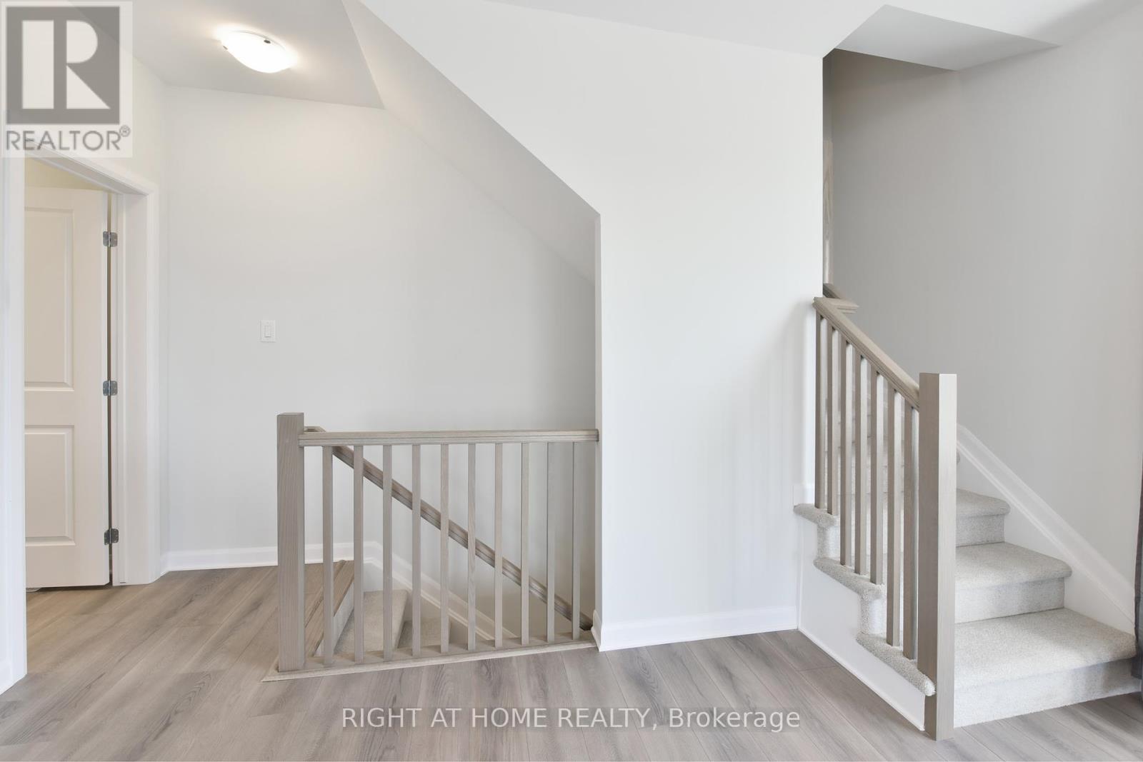368 Clearpath Private, Ottawa, Ontario  K2T 0S6 - Photo 7 - X12405204