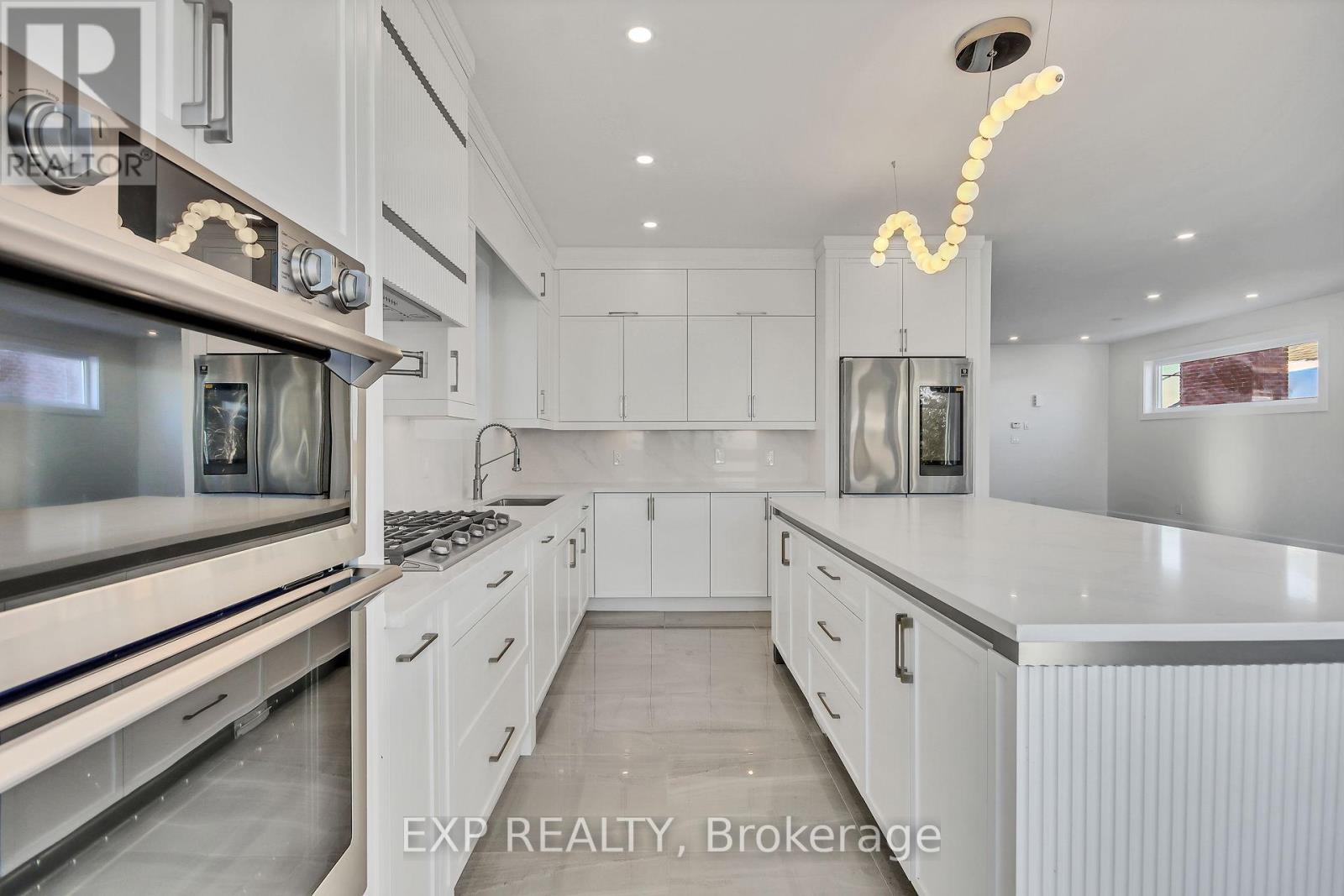 485 Hartleigh Avenue, Ottawa, Ontario  K2B 5J5 - Photo 11 - X12405220