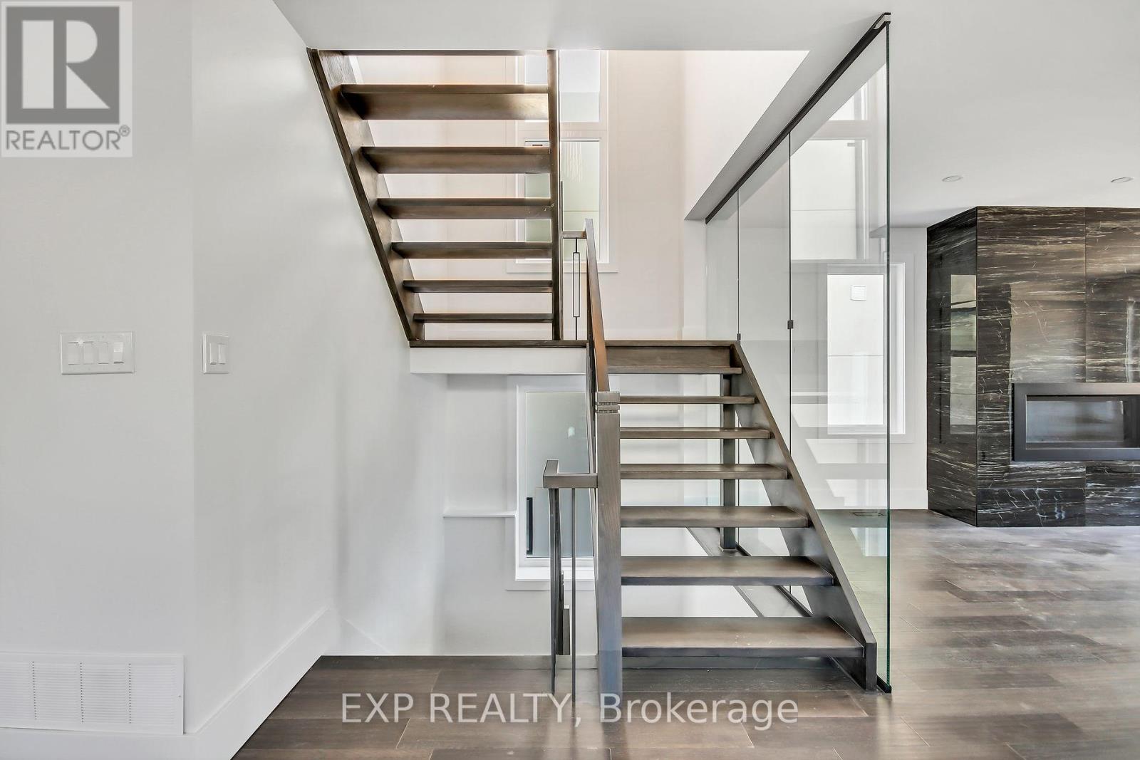 485 Hartleigh Avenue, Ottawa, Ontario  K2B 5J5 - Photo 16 - X12405220