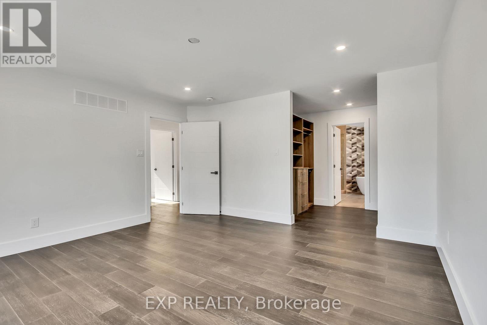 485 Hartleigh Avenue, Ottawa, Ontario  K2B 5J5 - Photo 18 - X12405220