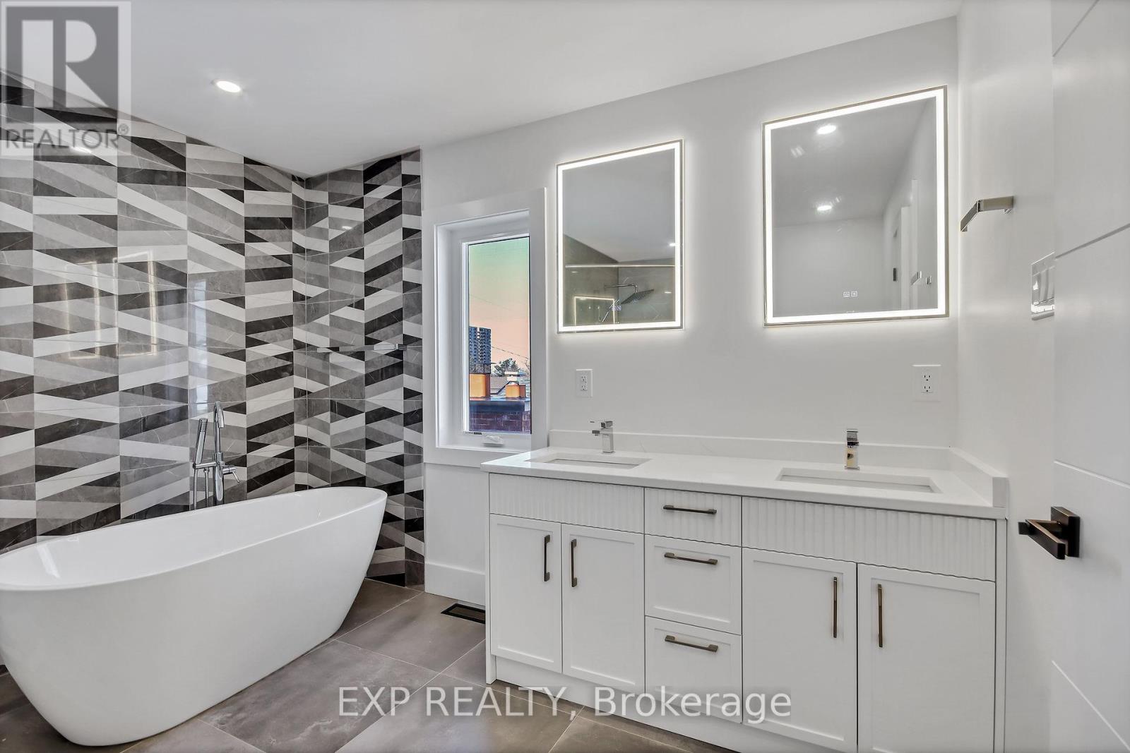 485 Hartleigh Avenue, Ottawa, Ontario  K2B 5J5 - Photo 21 - X12405220